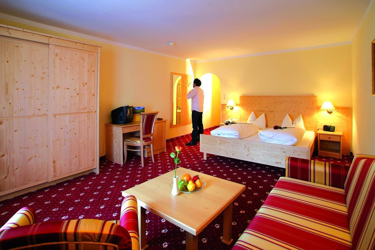 Hotel Goldenes Kreuz Tannheim Eksteriør billede